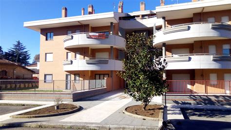 LV IMMOBILIARE: 20 case e appartamenti in vendita .